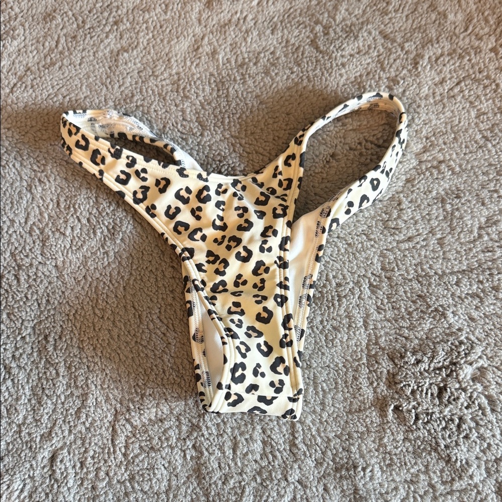 Abercrombie & Fitch Leopard Print Bikini Bottom